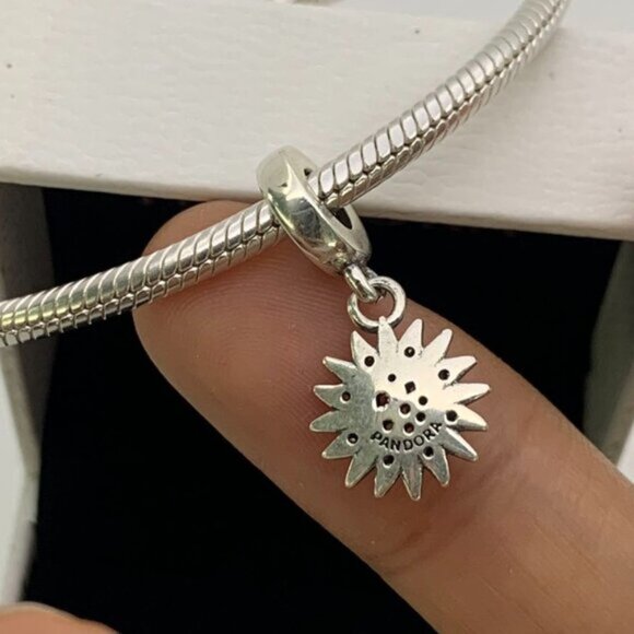 ✨🔥Pandora Celestial Sparkling Sun charm - Picture 2 of 8